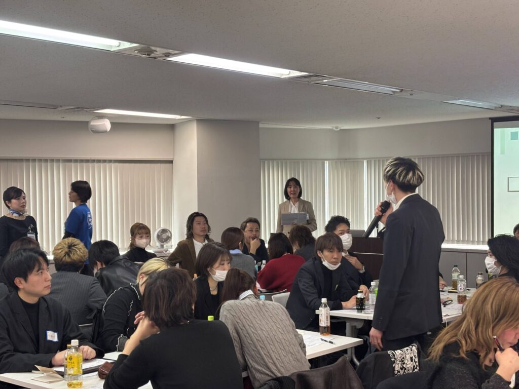 論理的思考を学ぶANA Study Fly研修風景4